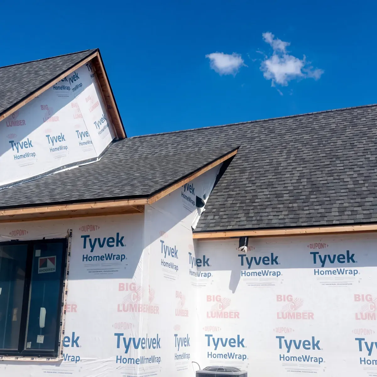 Asphalt shingle roofing service